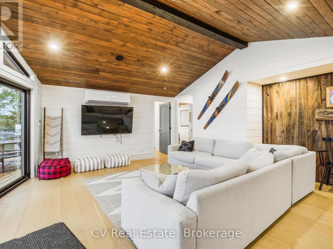 1069 WHITE EAGLE ROAD, Kahshe Lake