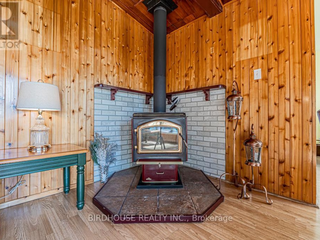 132 FENELON DRIVE, Sturgeon Lake