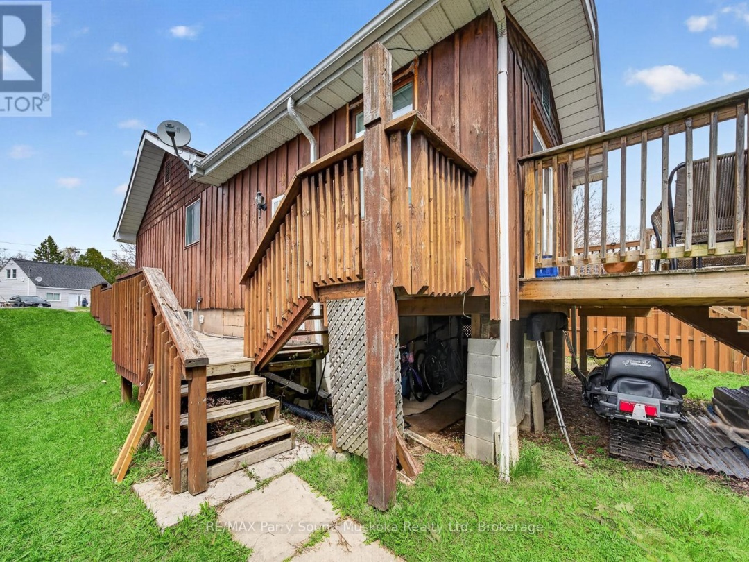 23 HIGHLAND CRESCENT, Parry Sound