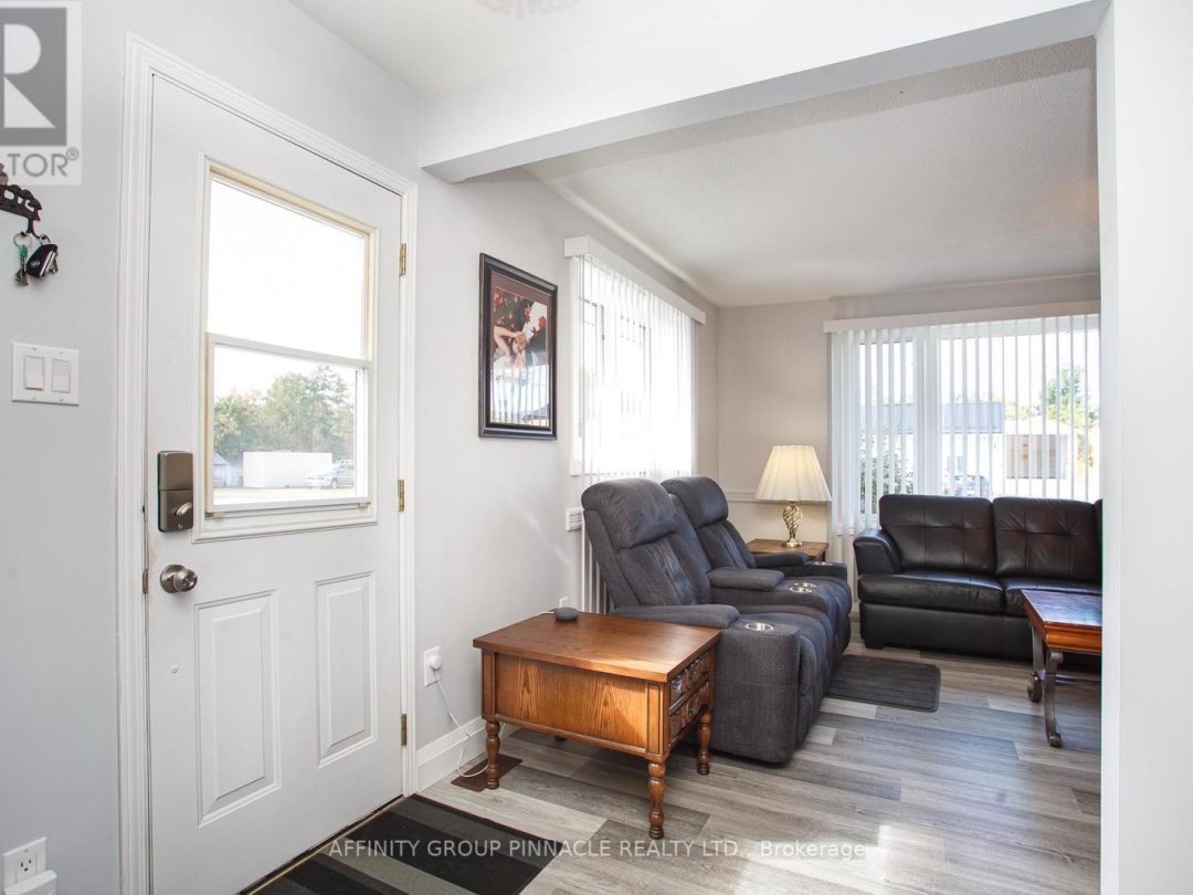 74 WILLIAM STREET, Kawartha Lakes (Bobcaygeon)