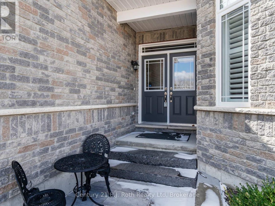 4 CHARLIE RAWSON BOULEVARD, Tay (Victoria Harbour)