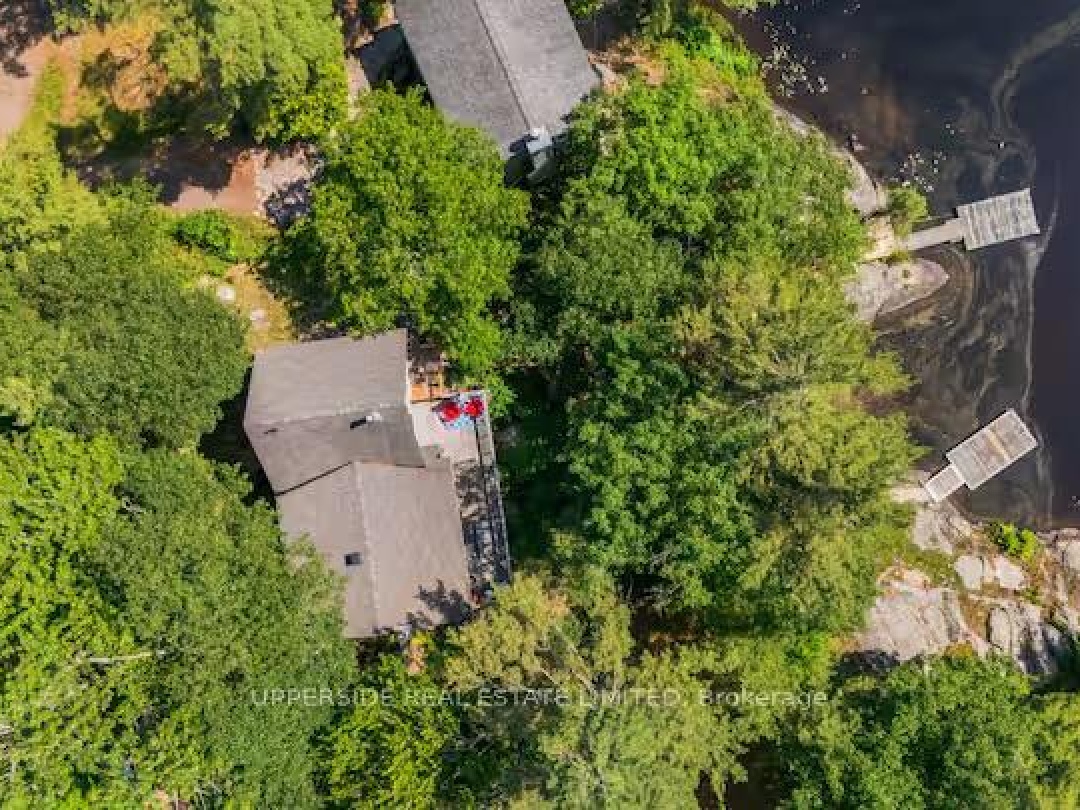 1040 OAK ROAD, Kahshe Lake