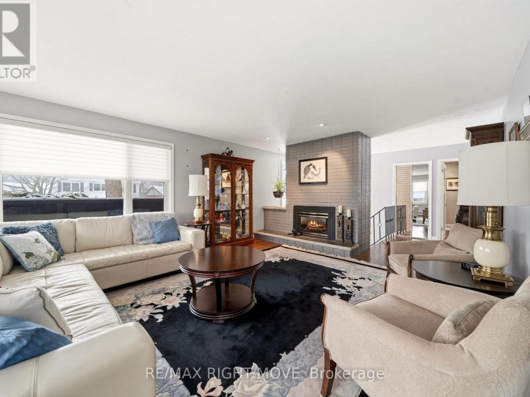 220 BELMORAL DRIVE, Orillia