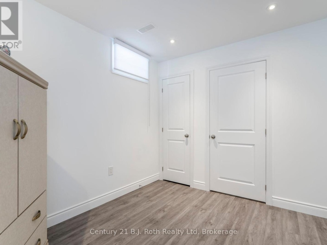 4 CHARLIE RAWSON BOULEVARD, Tay (Victoria Harbour)