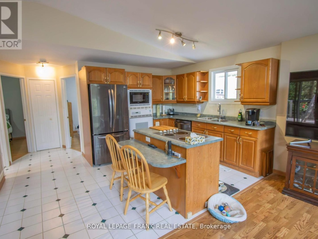 1070 TOWERING OAKS TRAIL, 