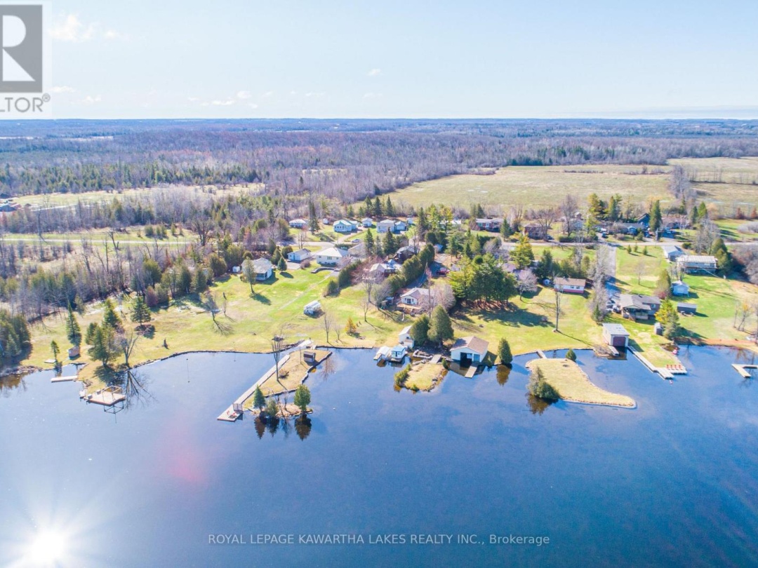 63 ROBINSON AVENUE, Mitchell Lake
