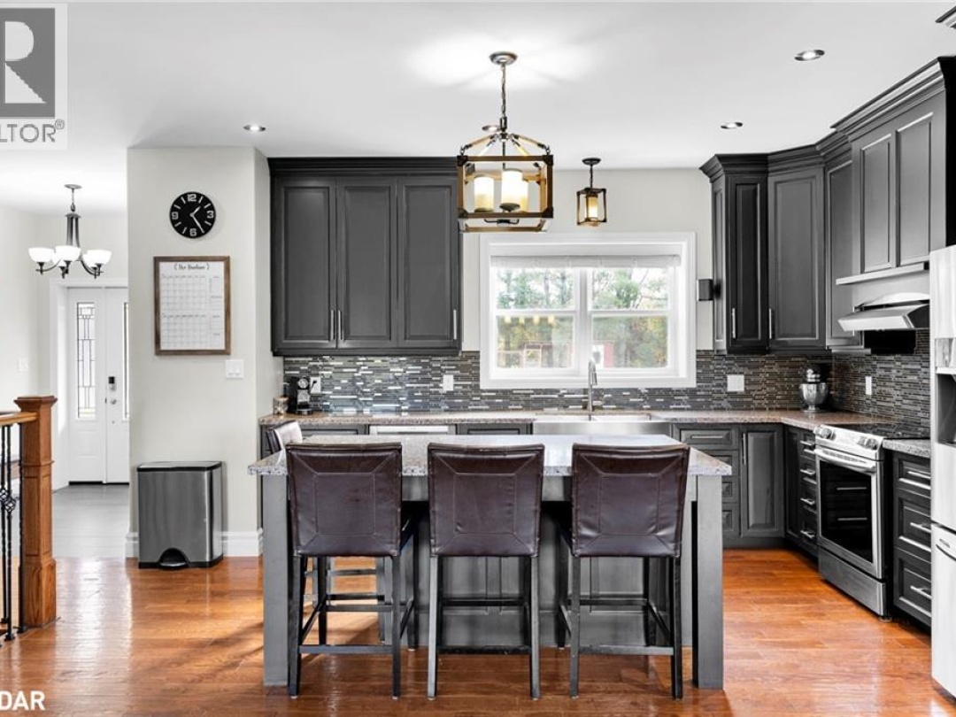 3387 WAINMAN Line, 