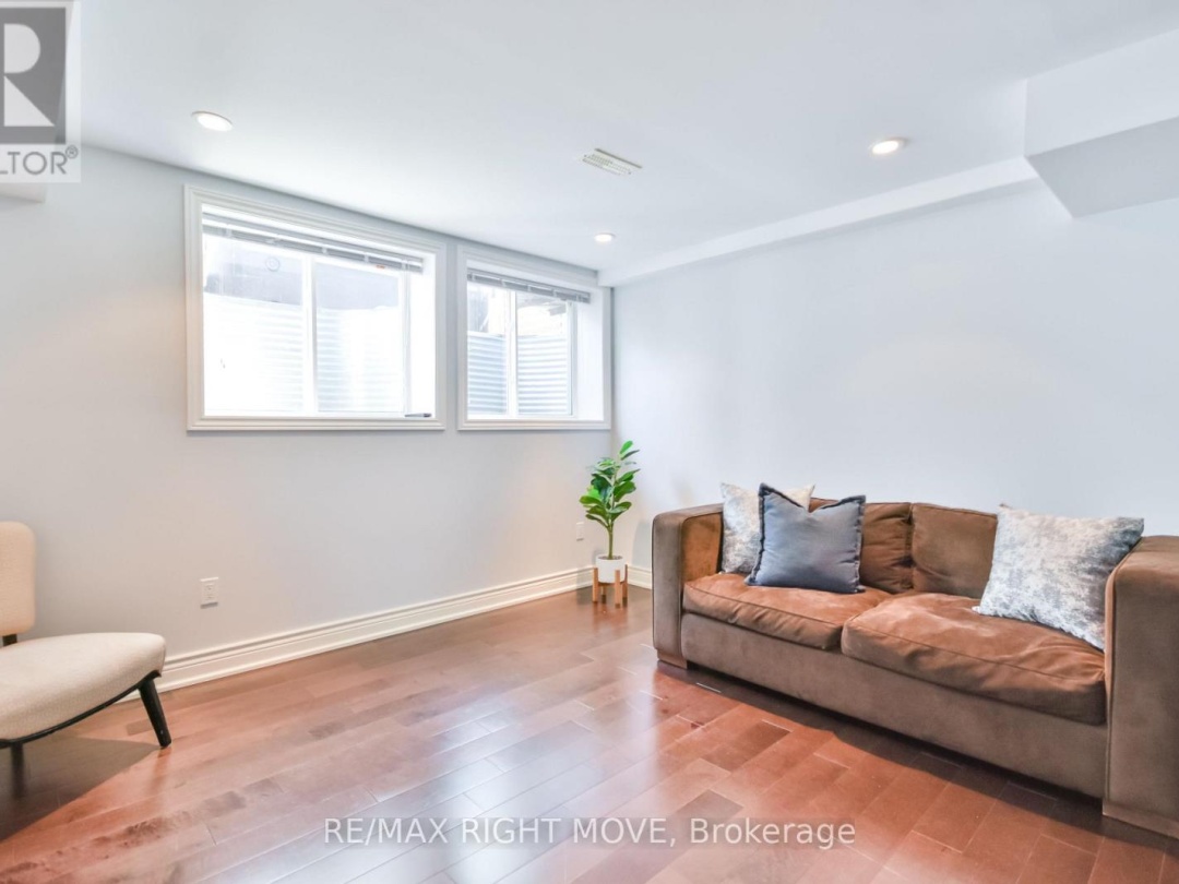 28 - 10 INVERMARA COURT, Lake Simcoe