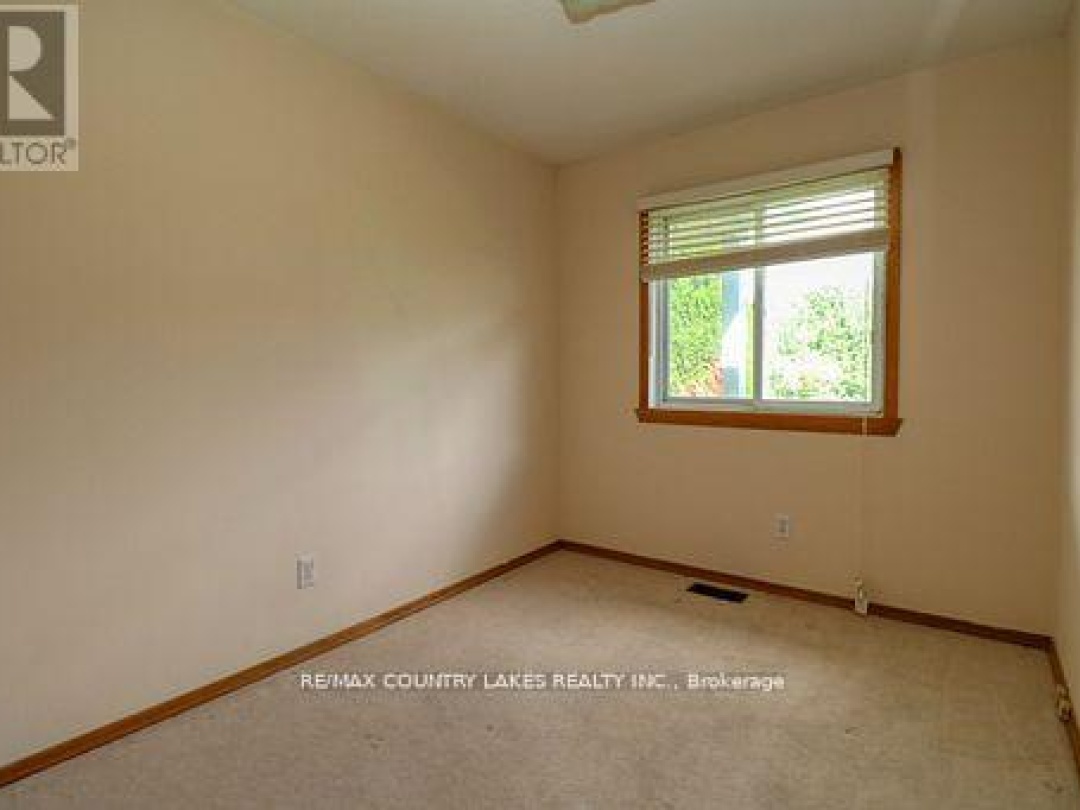 586 ROHALLION ROAD, Canal Lake