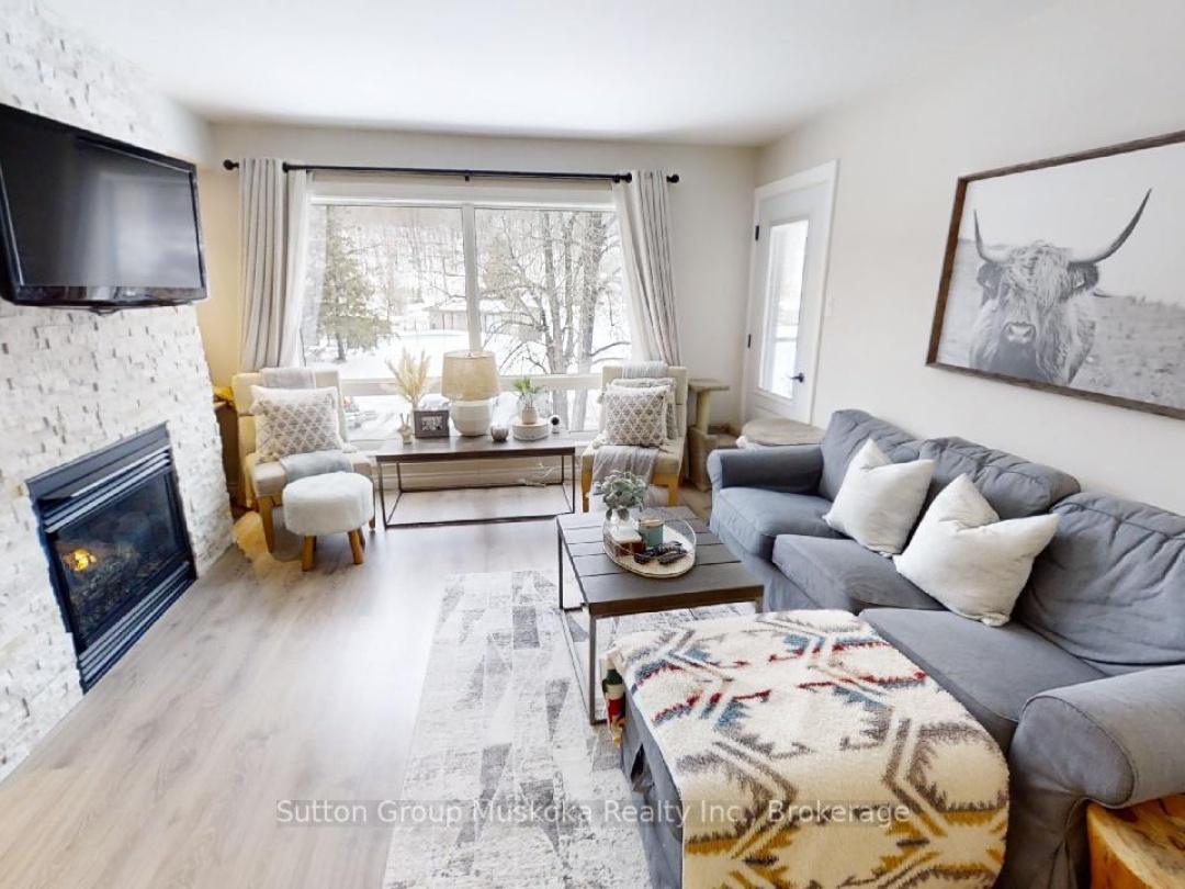 52 308 1235 Deerhurst Drive, Peninsula Lake