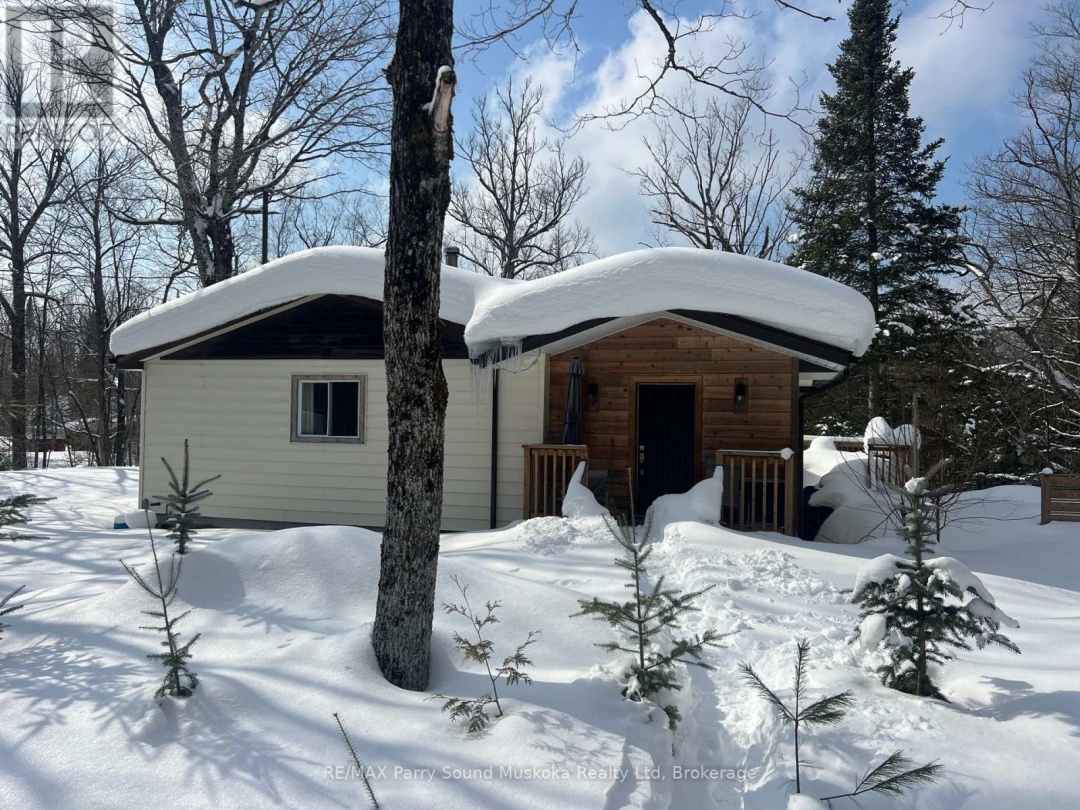 37 LYNBERRY DRIVE, Little Seguin River