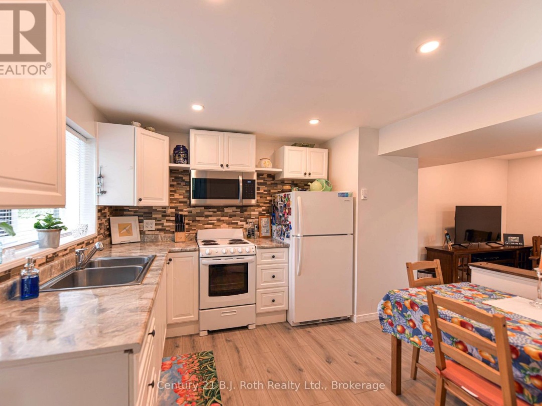 4693 DANIEL STREET, Ramara (Atherley)