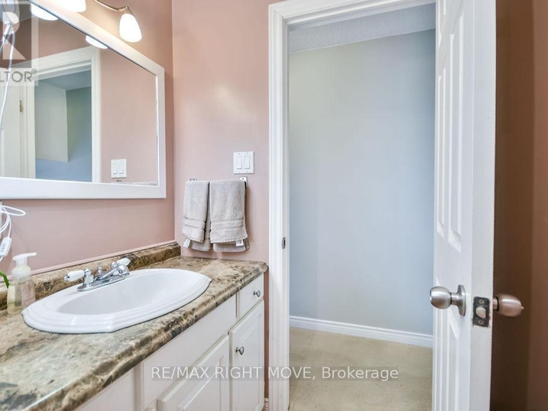 3811 LEO CRESCENT, Barnstable Bay