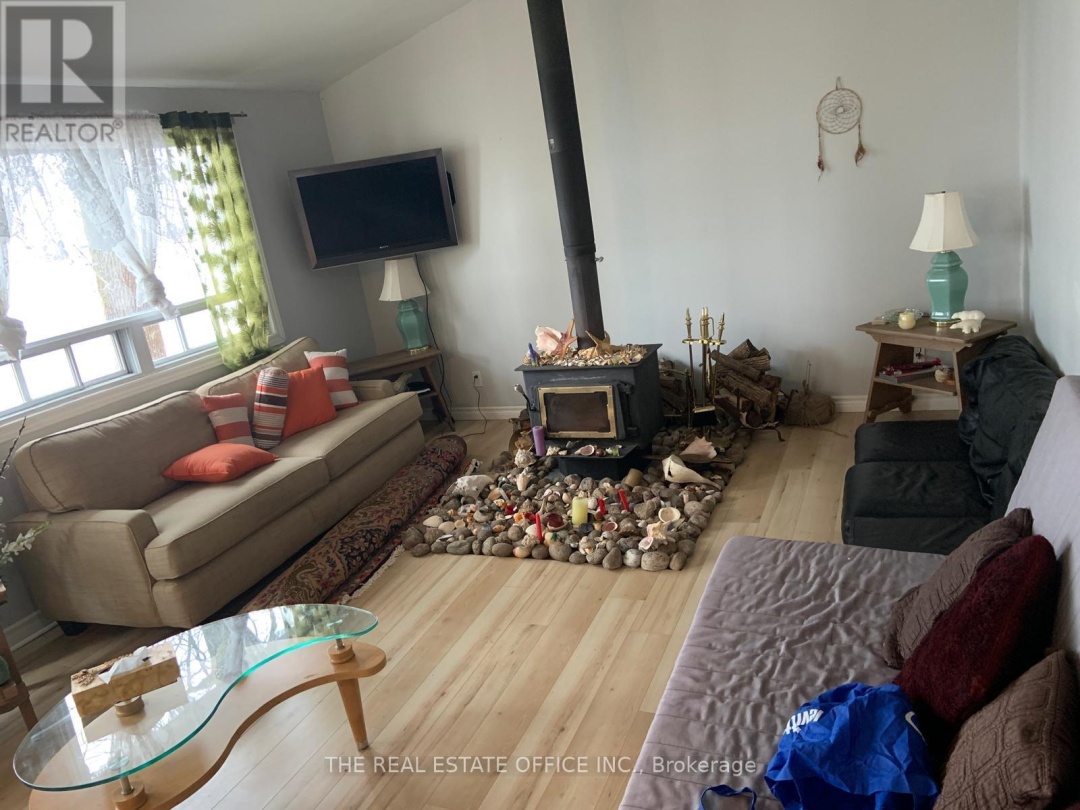 100 ALSOPS BEACH ROAD N, Brock (Beaverton)