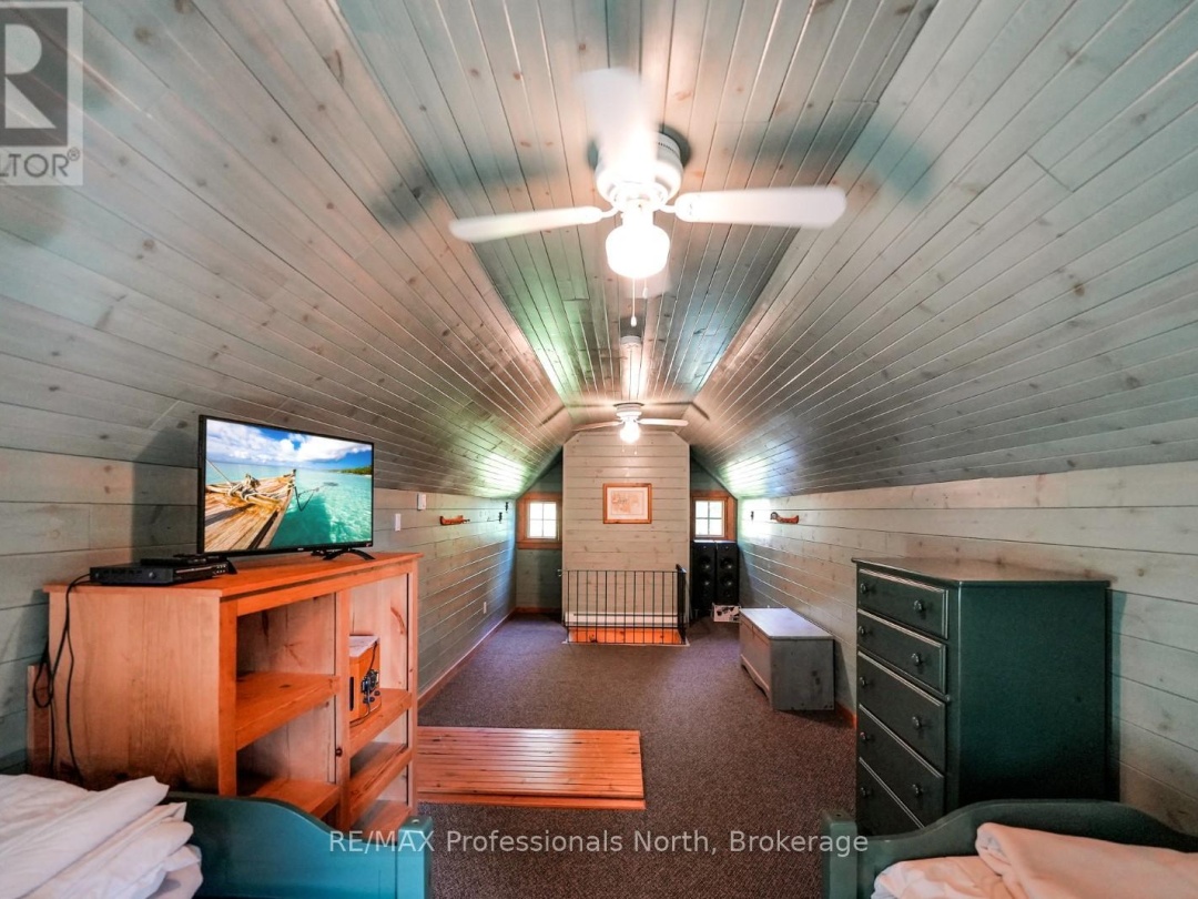 2682 WILKINSON ROAD, Kennisis Lake
