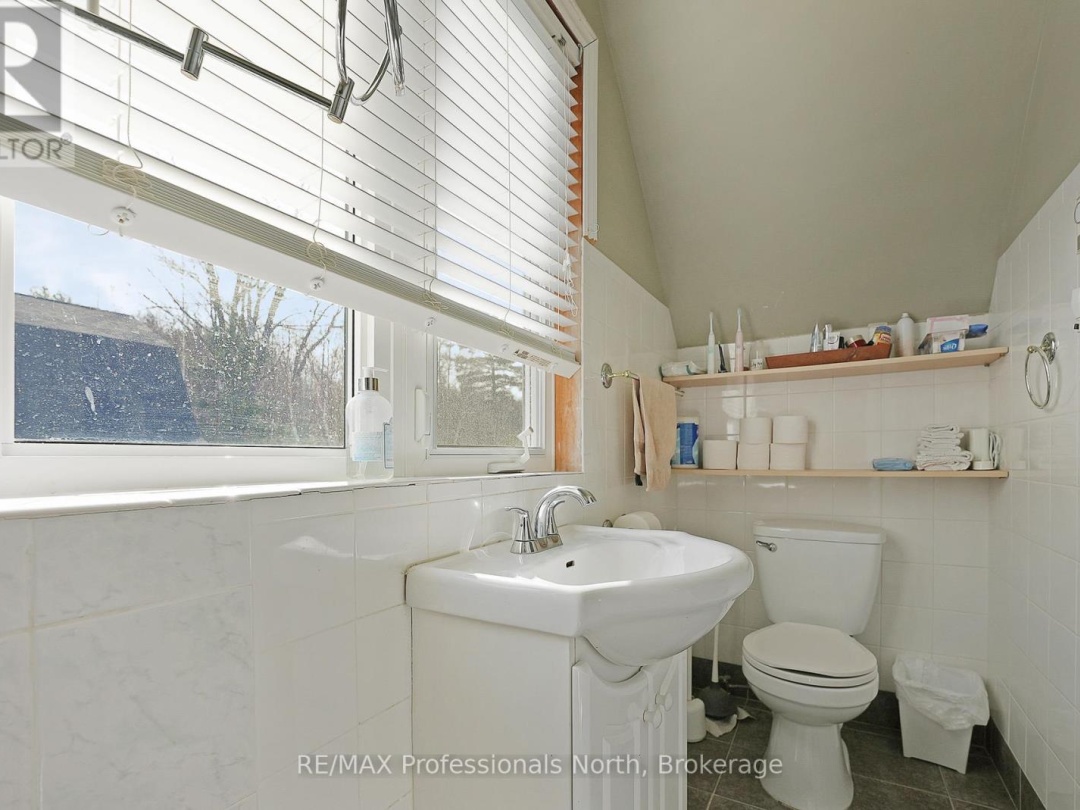 1008 CHEROKEE TRAIL, Halls Lake