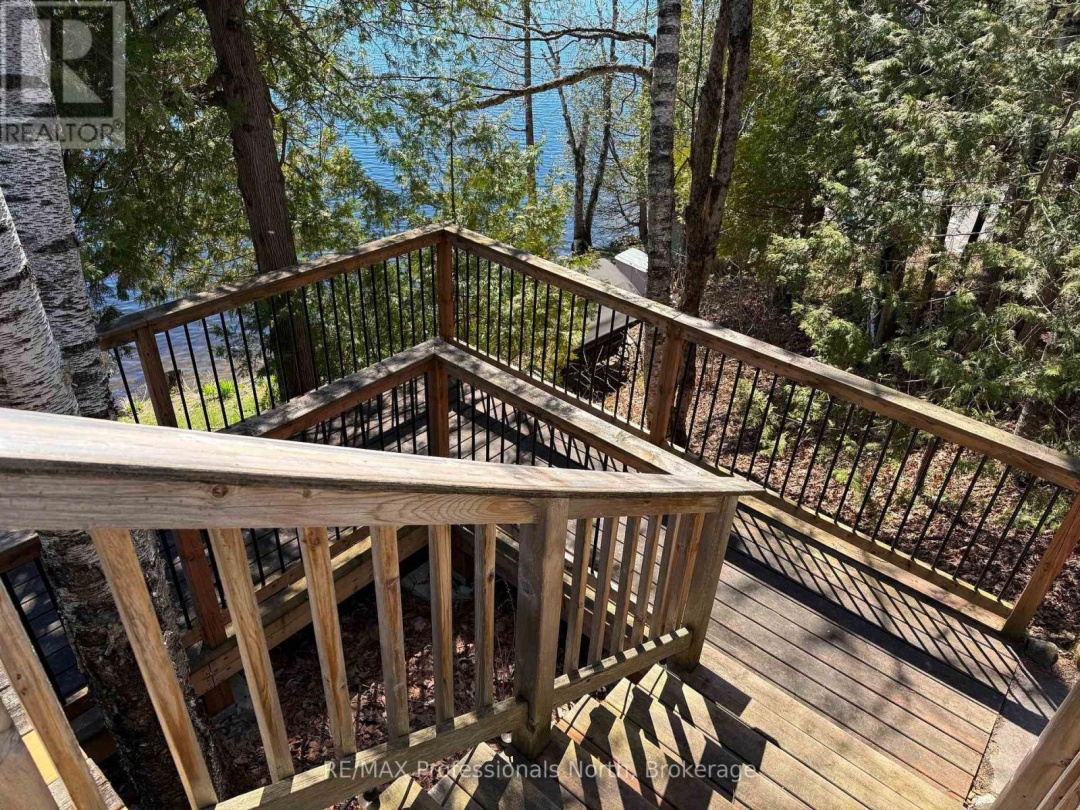 1080 HEART'S CONTENT DRIVE, Salerno Lake