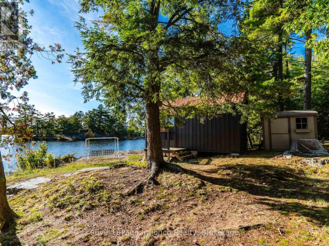 2 IS 190 ISLAND, Six Mile Lake