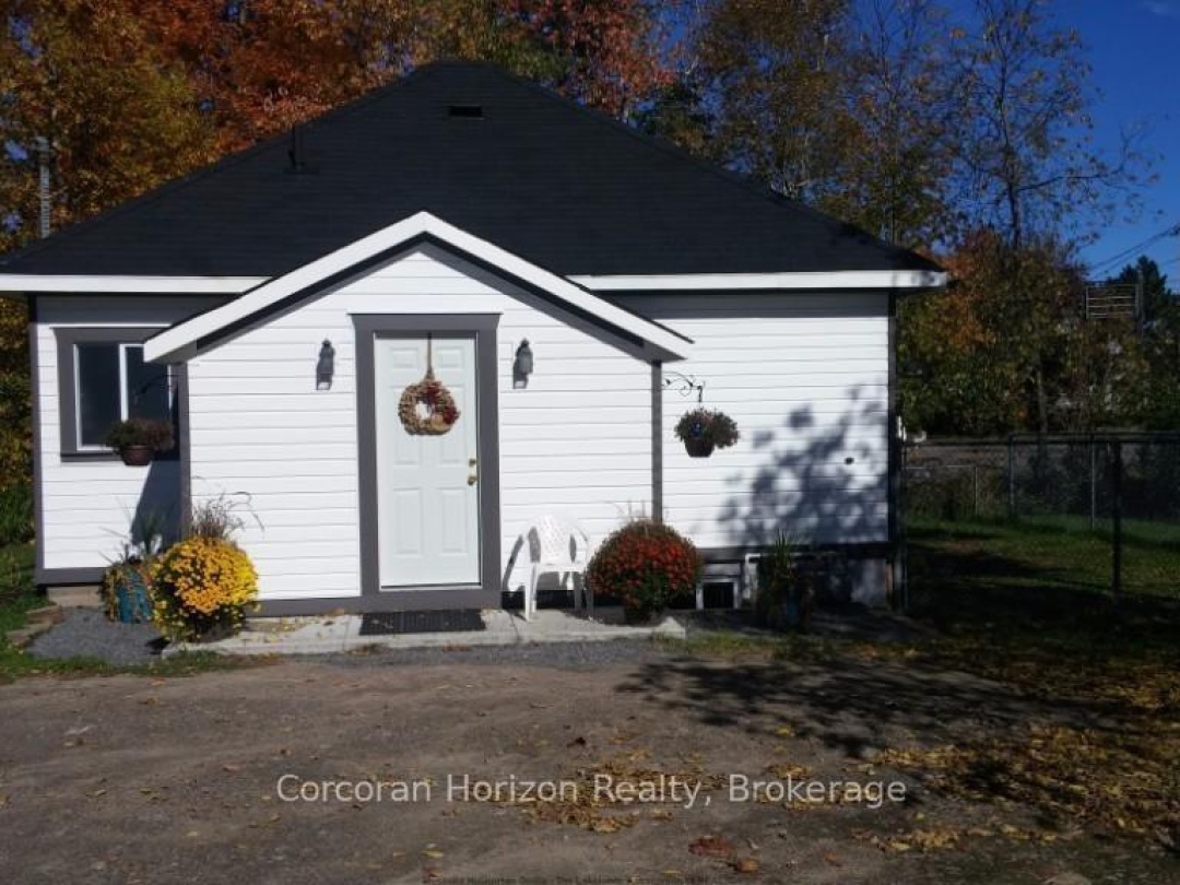 196 MAIN STREET W, Huntsville (Chaffey)