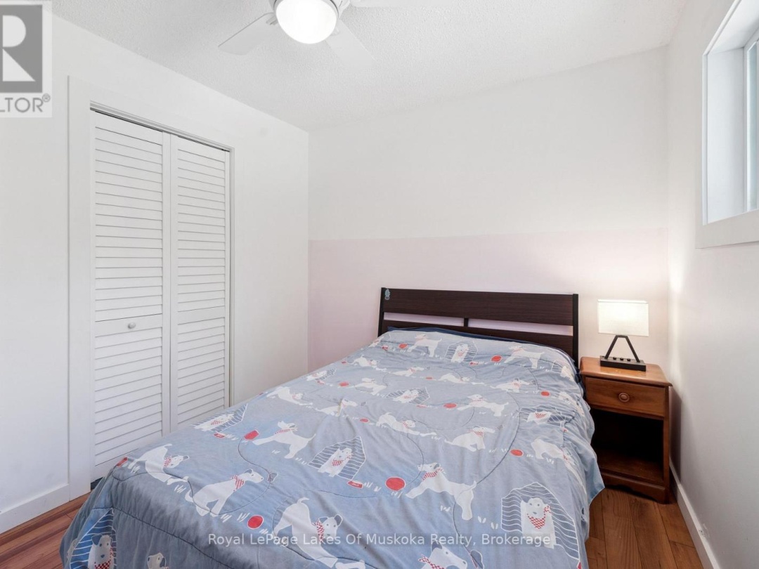 1052 OLD FALKENBURG ROAD, Bracebridge (Macaulay)
