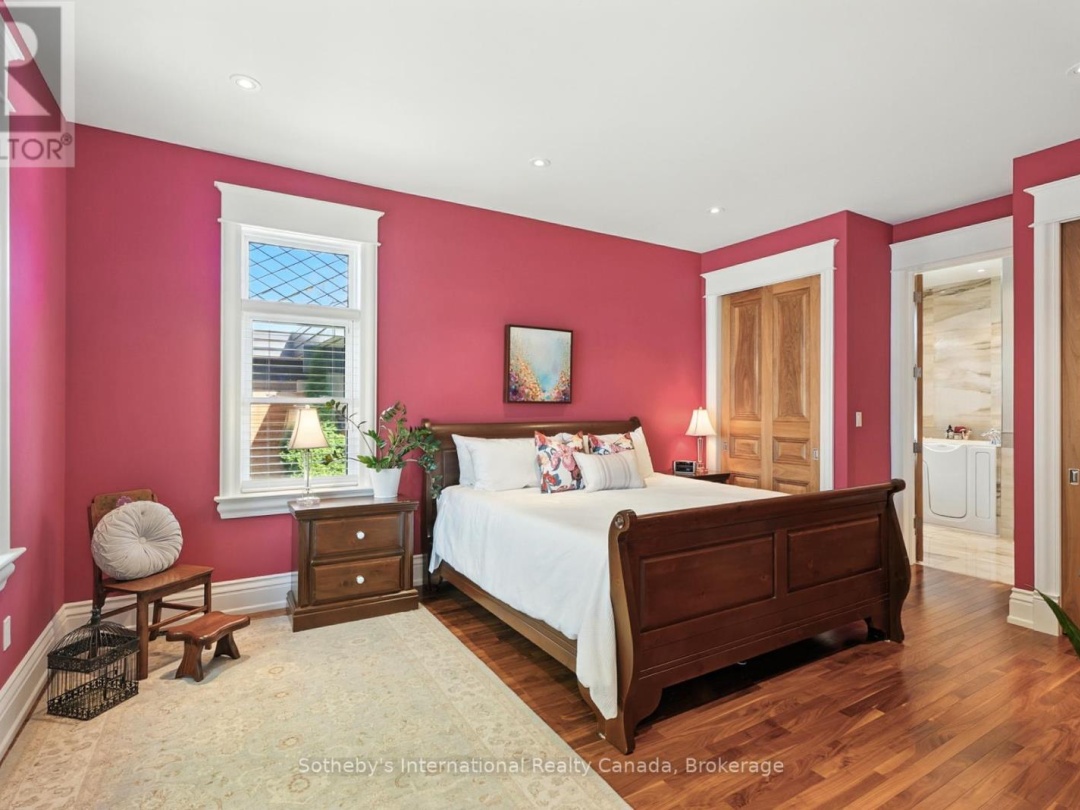 153 CREIGHTON STREET S, Lake Simcoe