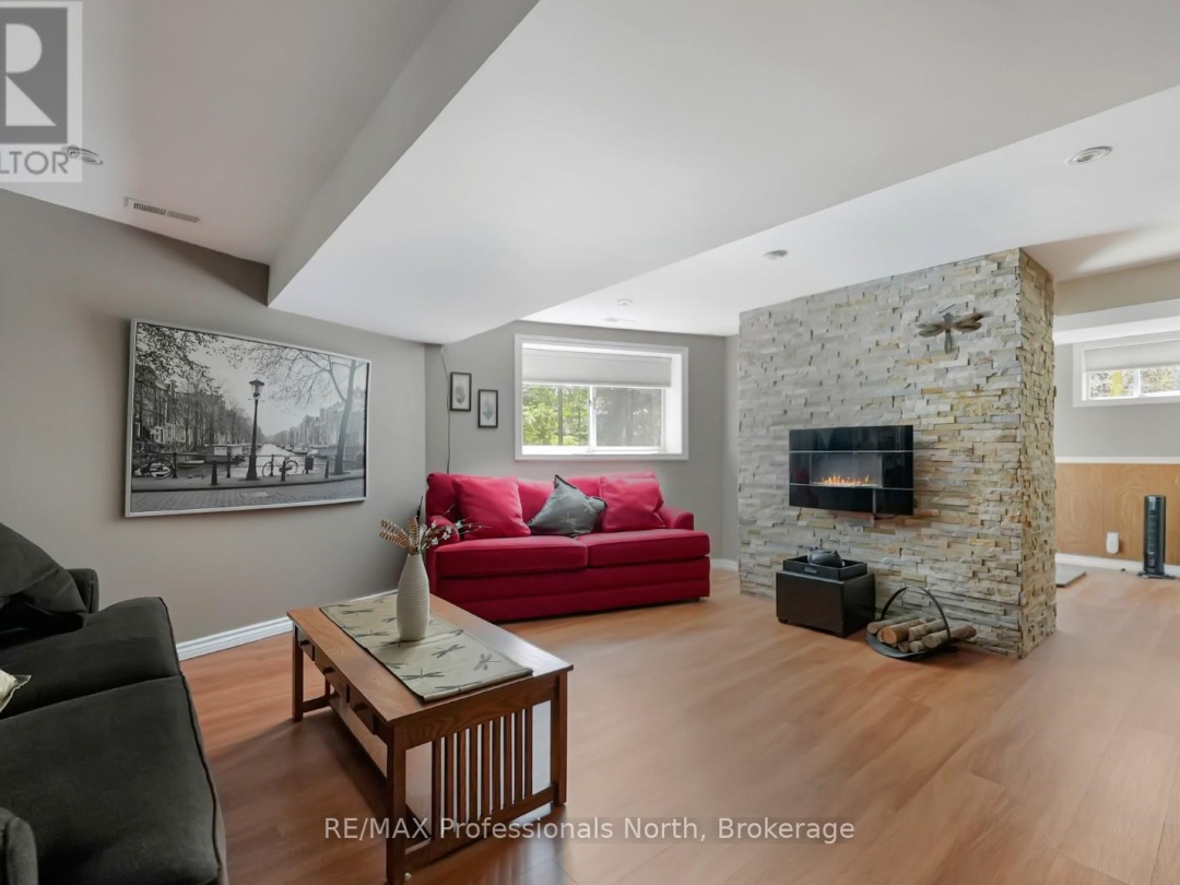 1157 BETWEEN LAKES TRAIL, Soyers Lake