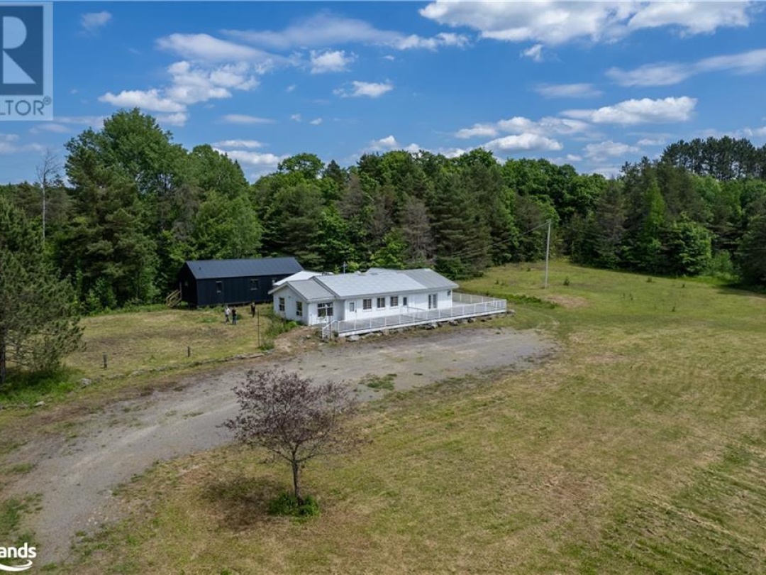 2186 Highway 141, Utterson