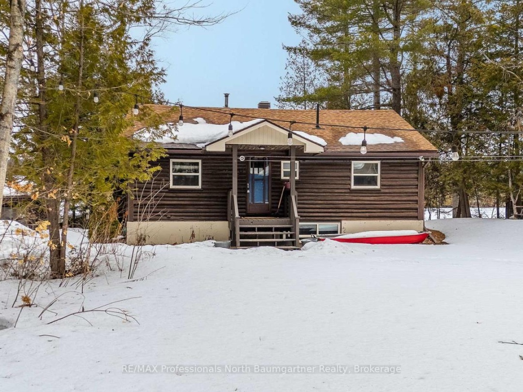 1012 COULSON LANE, Gooderham Lake