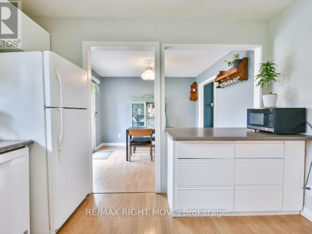 3811 LEO CRESCENT, Barnstable Bay
