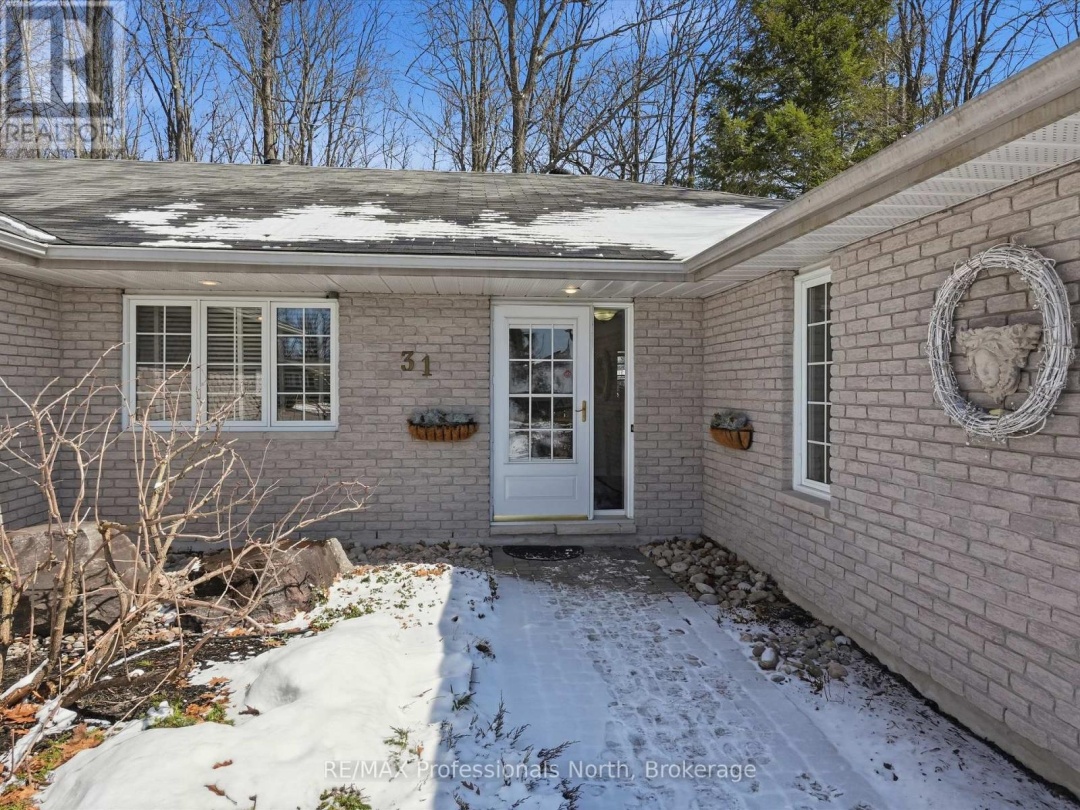 31 THE GRANITE BLUFF, Bracebridge (Macaulay)