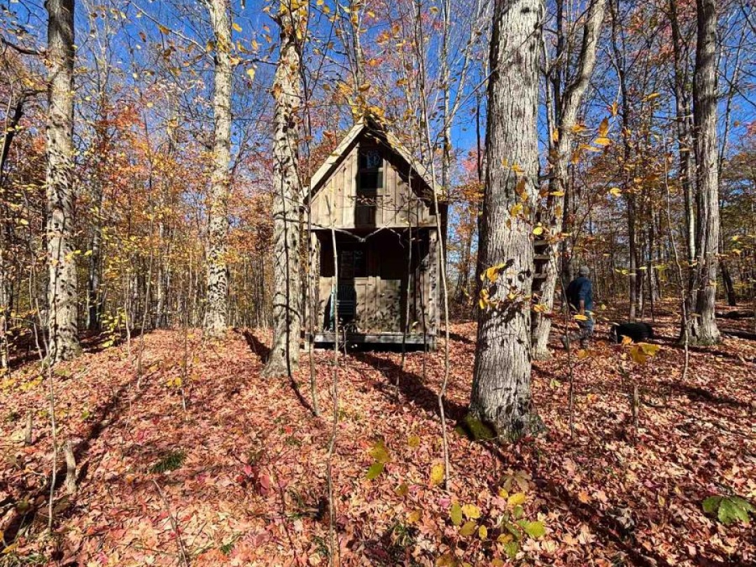 1007 MOUNT STEPHEN ROAD NE, North River