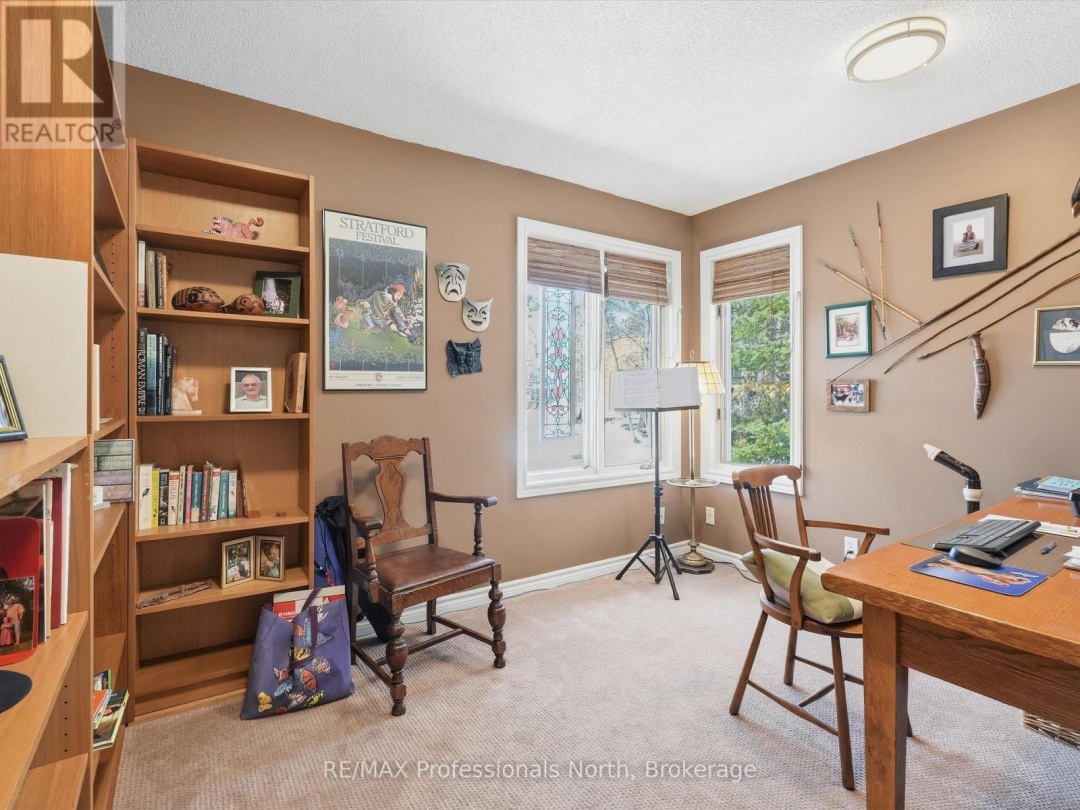 31 THE GRANITE BLUFF, Bracebridge (Macaulay)