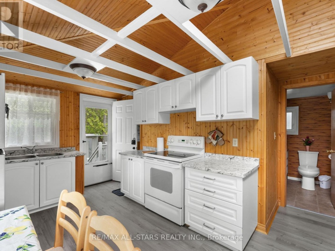 3 REGATTA STREET, Sturgeon Lake