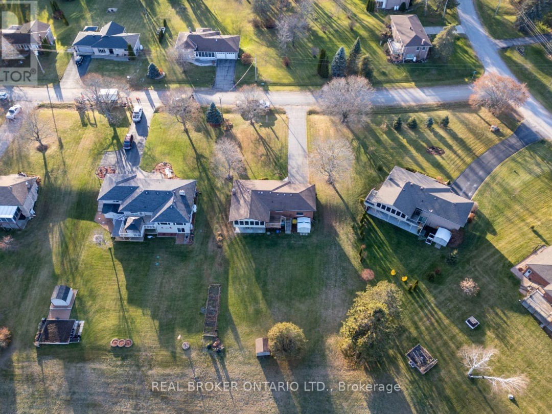 307 THE CAPTAIN'S CORNER, 