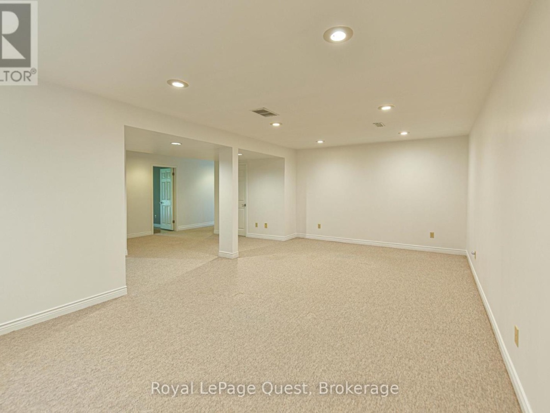 27 HEYDEN AVENUE, Lake Simcoe