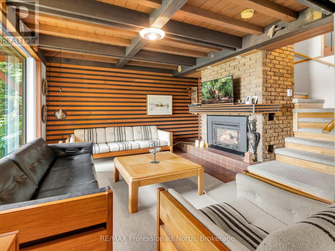 1122 PINE LAKE SHORES ROAD, 