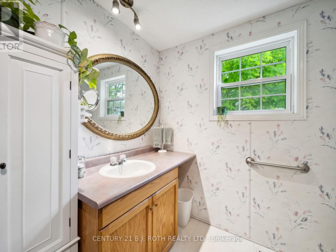 4117 ASH CRESCENT, 