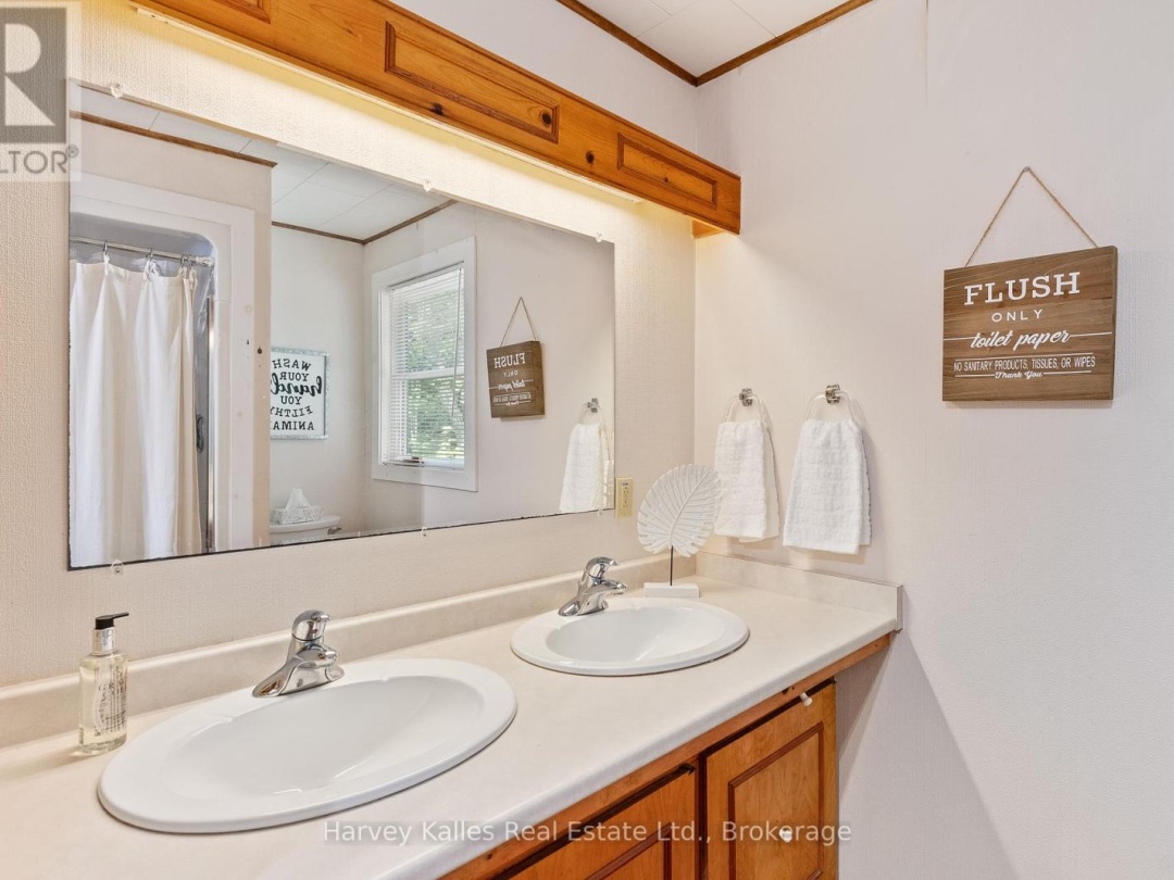 1033 SCOTT LANE, Oxbow Lake