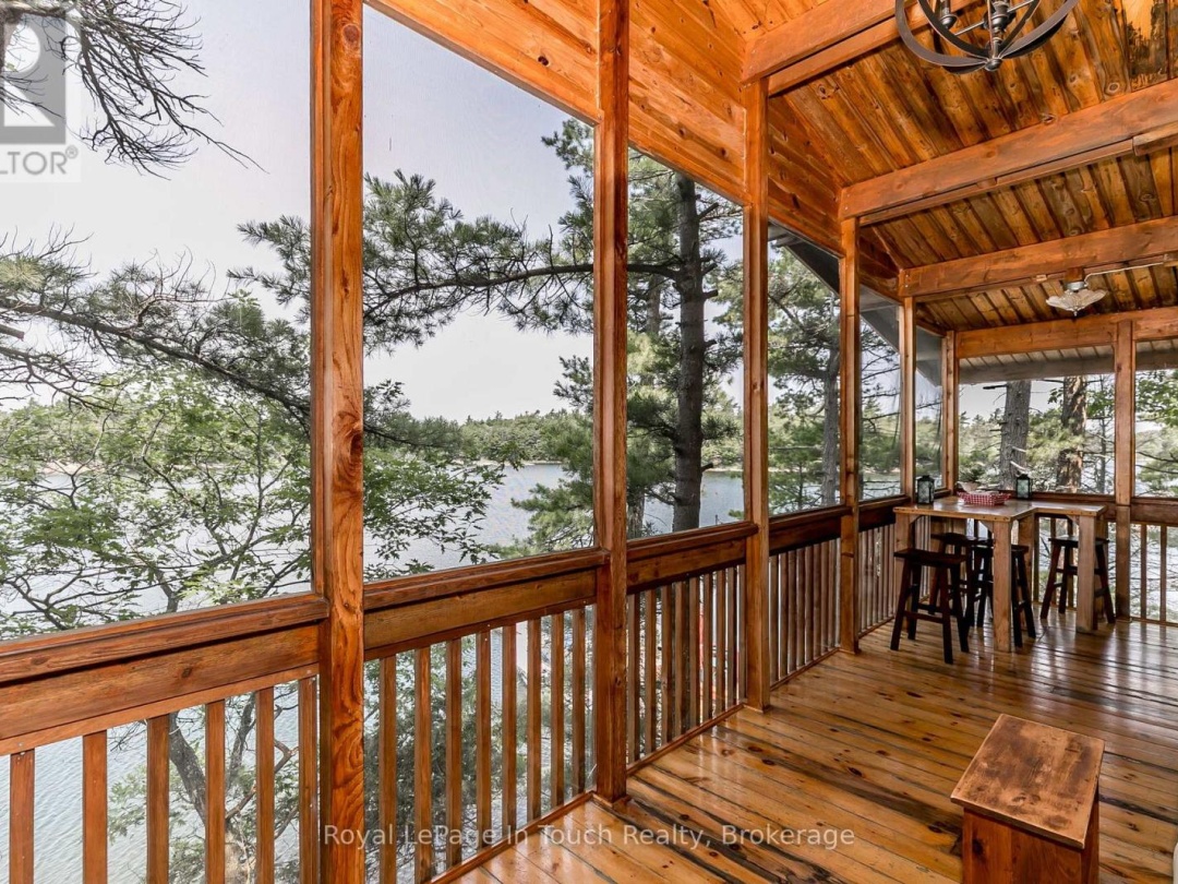 B207-7 WAHSOUNE ISLAND, Georgian Bay