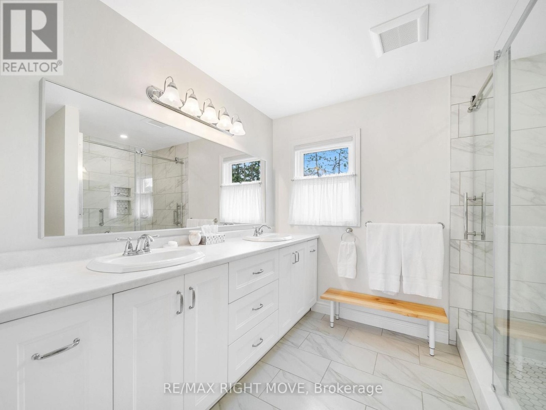 1998 VOYAGEUR CIRCLE, Severn