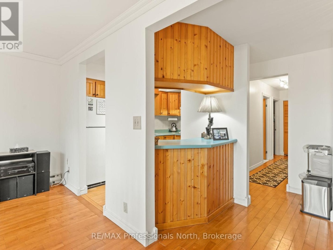 6213 KENNISIS LAKE ROAD, Kennisis Lake