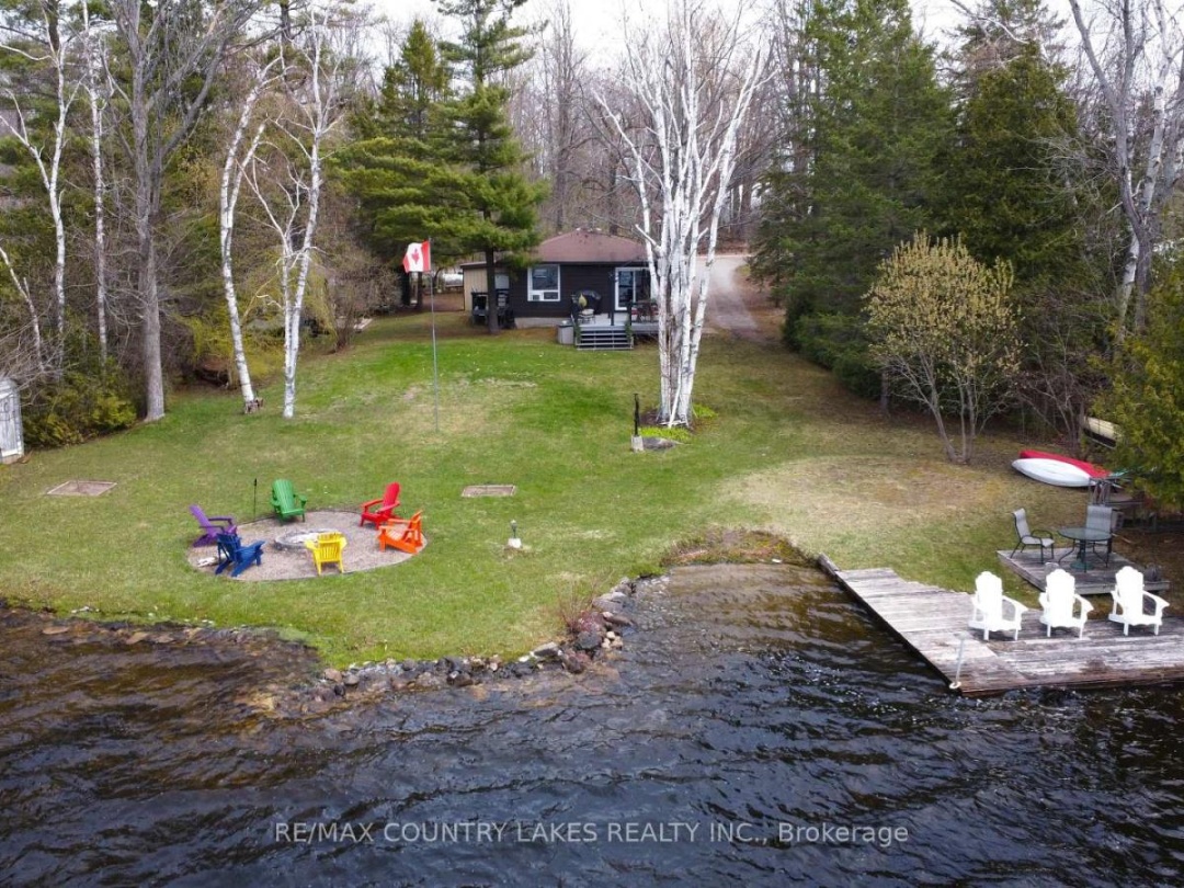 31 HILLCREST AVENUE, Mitchell Lake