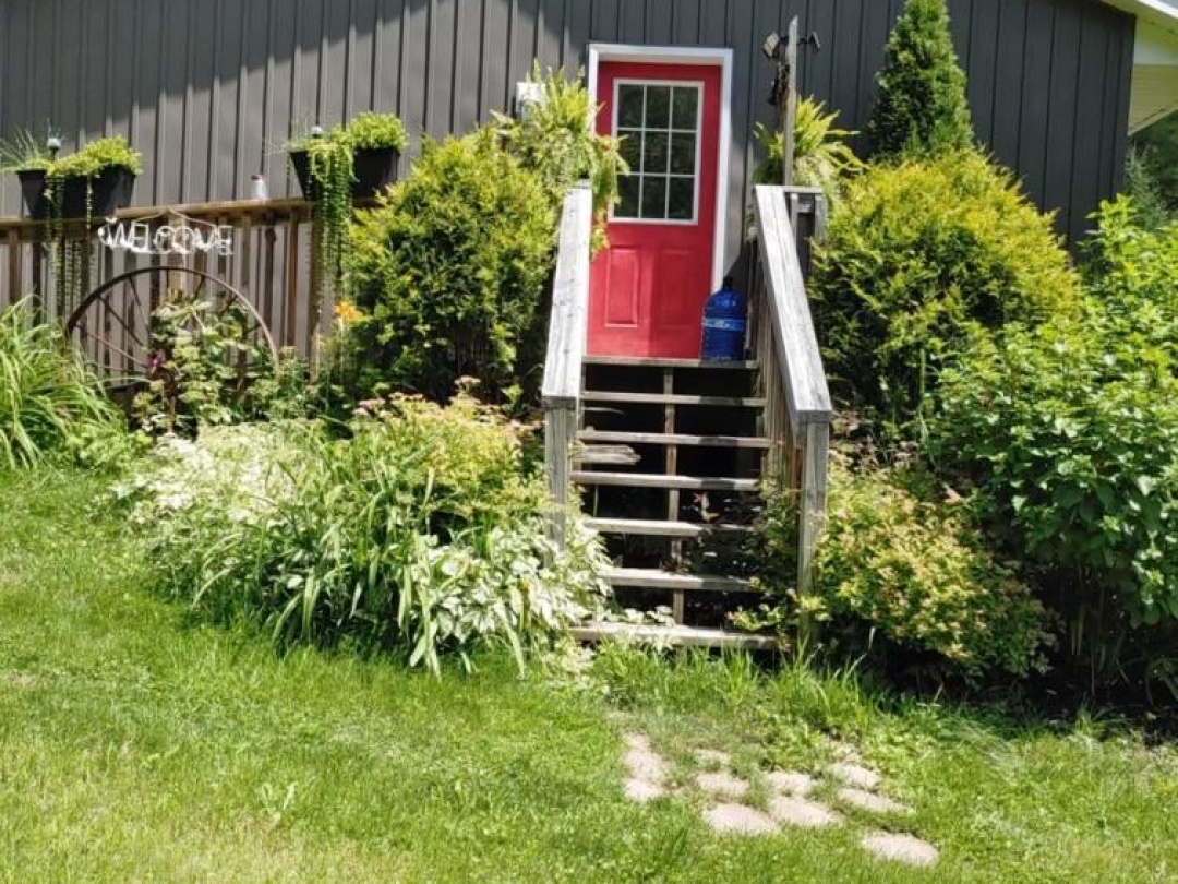 1047 DONROY ROAD, 