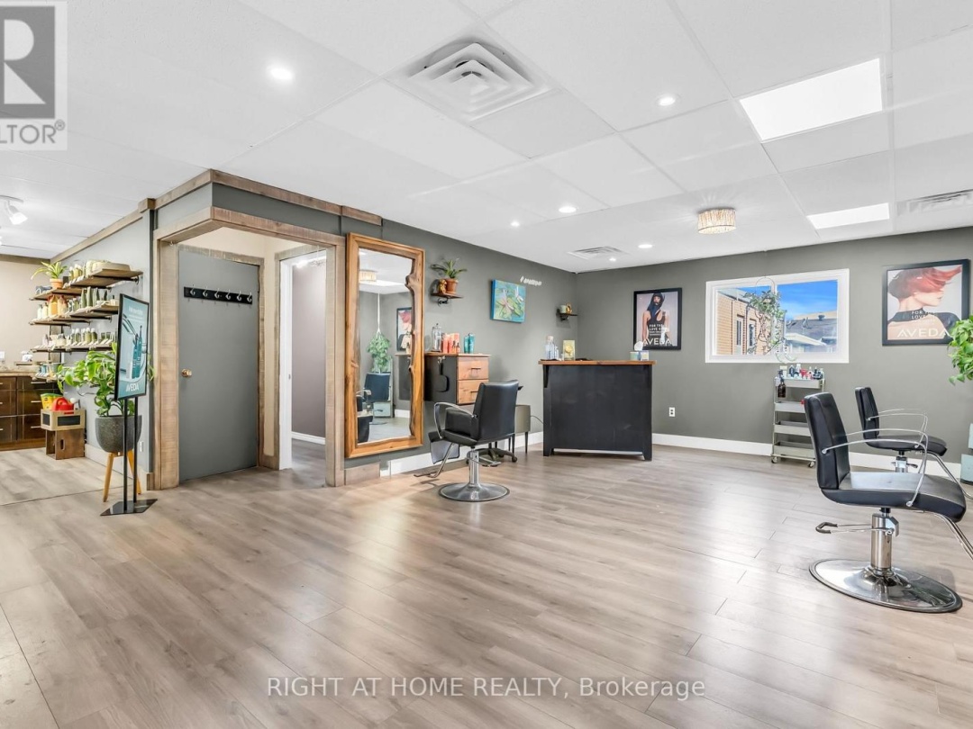 32 MATCHEDASH STREET N, 