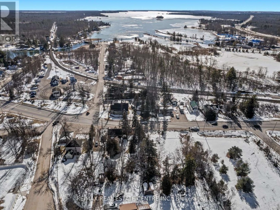 8299 County Road 169, Severn (Washago)