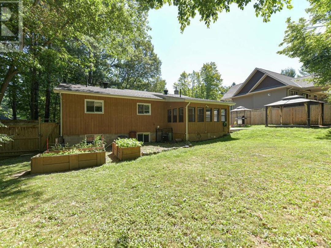 115 DOUGLAS STREET, Gravenhurst (Muskoka (S))