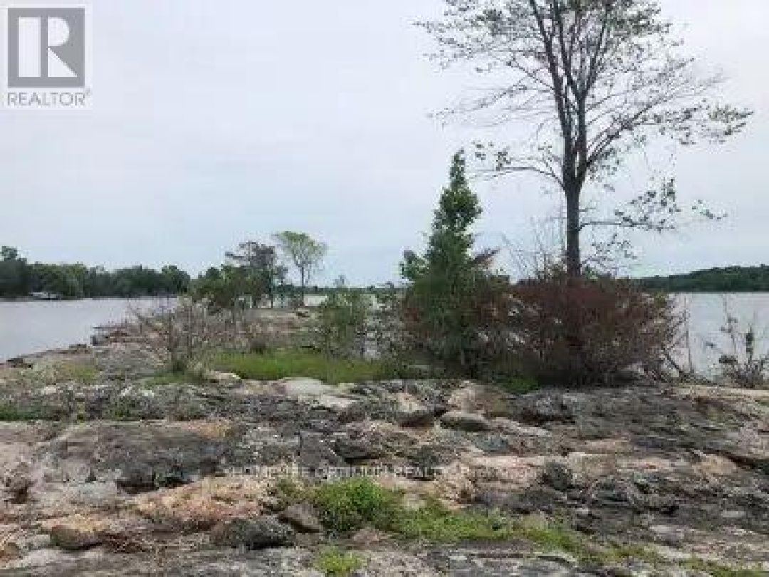 70 GEORGIAN BAY ISLAND, Georgian Bay (Baxter)