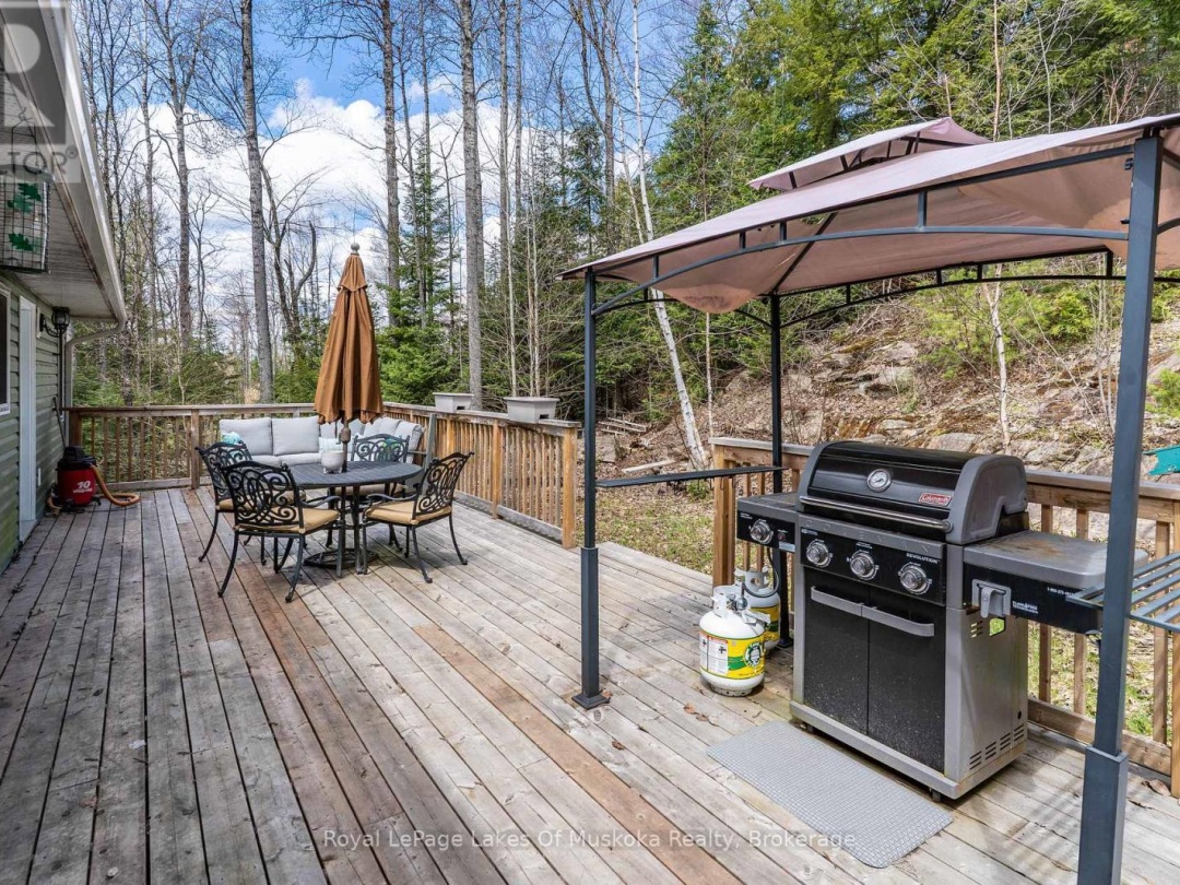 1185 MIRIAM DRIVE, Bracebridge (Oakley)
