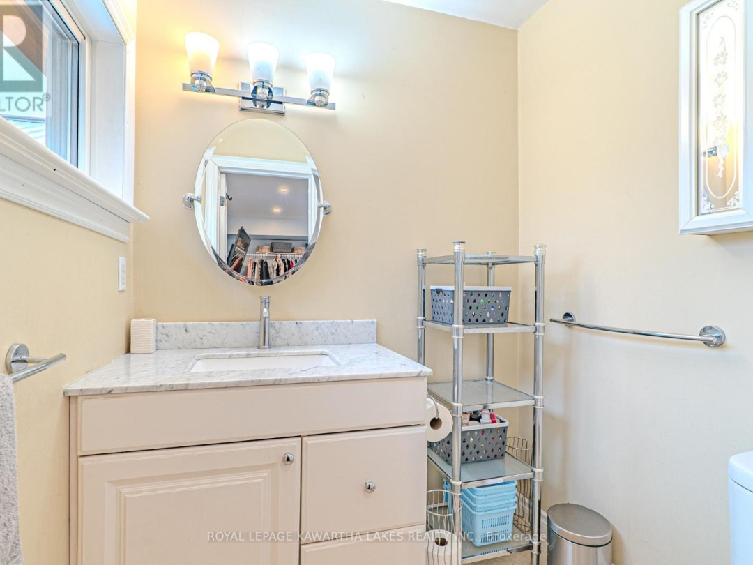 63 ROBINSON AVENUE, Mitchell Lake