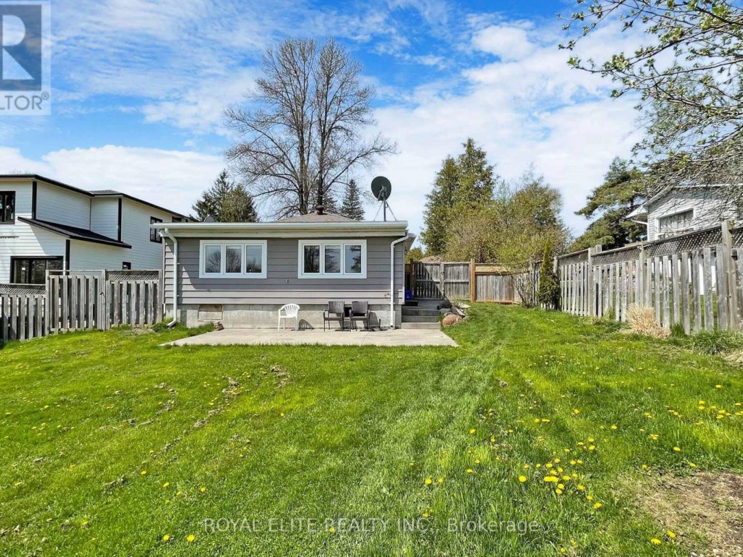 3965 Hilltop Road, Ramara